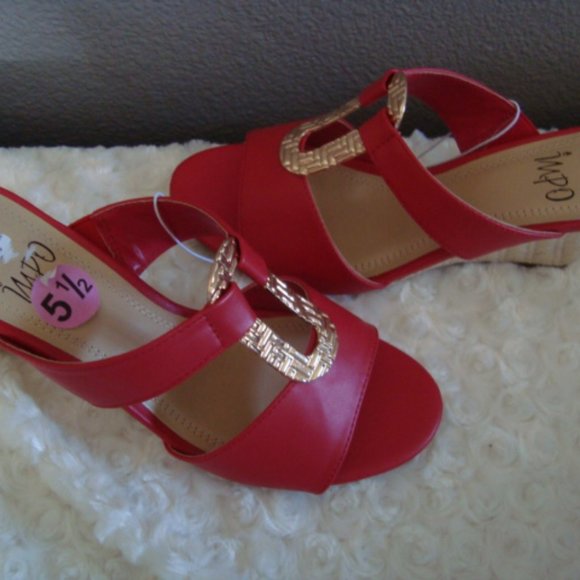 New Impo Red & Gold Wedge Slip On Shoes sz 5.5 - Picture 5 of 6